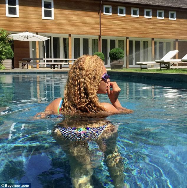 Το .. παράκανε η Beyonce με τις διακοπές της! Δείτε τις φωτογραφίες ...