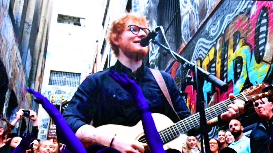 Δωρεάν παράσταση έδωσε ο Ed Sheeran