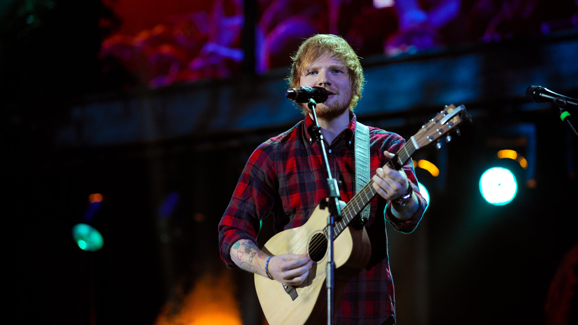Η Apple αγοράζει τα δικαιώματα του ντοκιμαντέρ του Ed Sheeran
