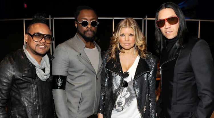 Εσύ ξέρεις ποια τραγουδίστρια είχε περάσει από δοκιμαστικό στους Black Eyed Peas πριν τη Fergie;