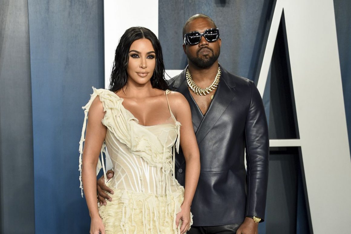 Η Kim Kardashian έγινε η «νοσοκόμα» του Kanye West όταν βρέθηκε θετικός στον covid-19