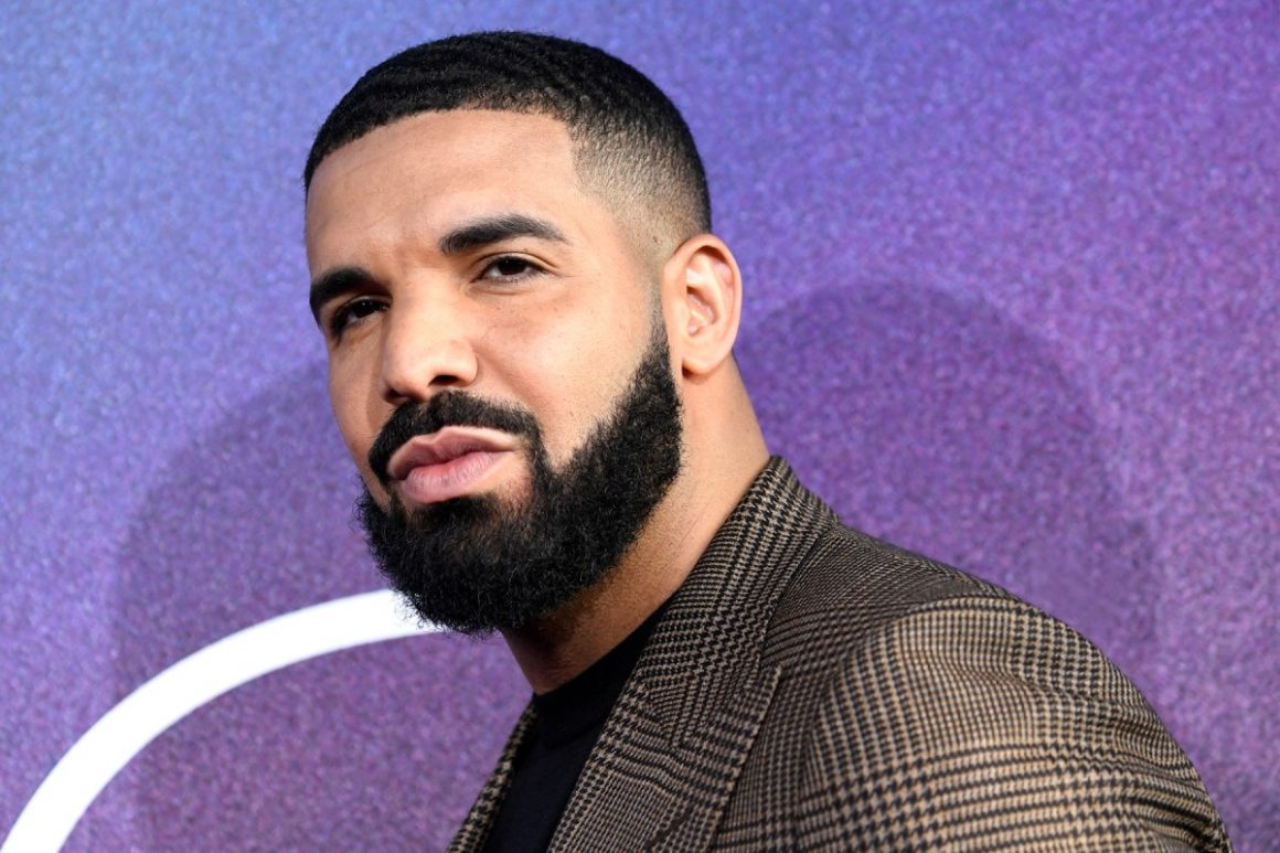 Εσύ γνώριζες ότι μια fan του Drake είχε κάνει tattoo το όνομά του στο μέτωπό της;